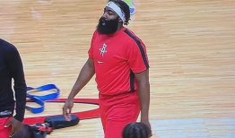 篮球女网红小野吃瓜,揭秘篮球女网红的趣味生活